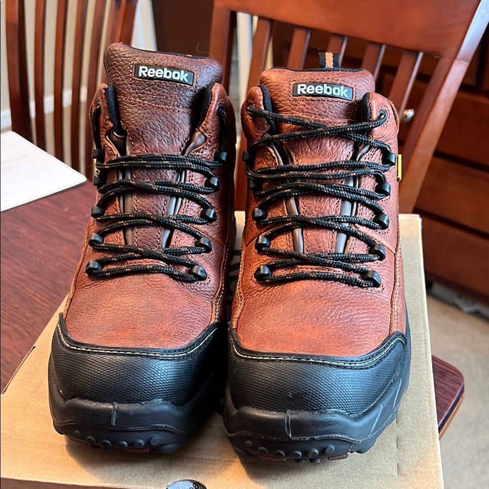 Reebok Men's Tiahawk Composite Safety Toe Work Boot with Genuine Leather Upper